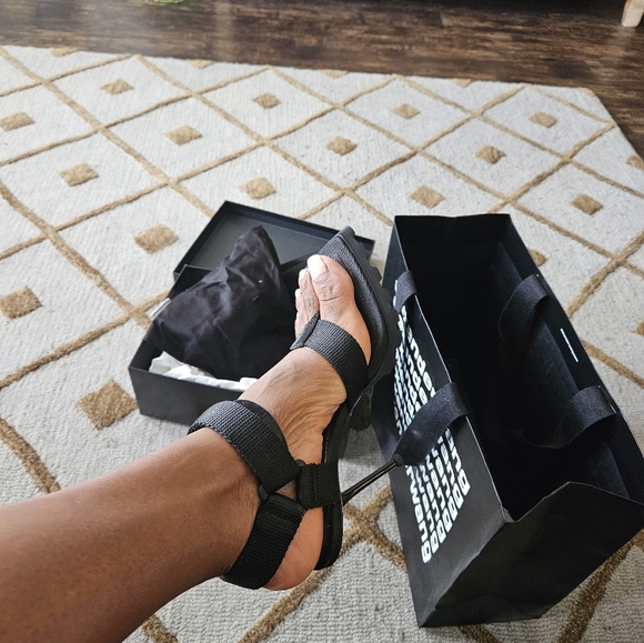 Alexander wang sandal heels.. worn only twice.. - Picture 6 of 9